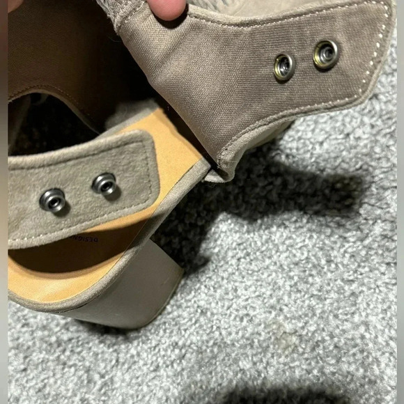 Gap Peep-Toe Braided Stacked Heel Sandal. Taupe Suede Snap-back Closure. Size 10 - Picture 5 of 10